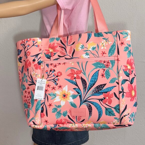 Vera Bradley Drawstring Family Tote in Paradise Bright Coral NWT - Picture 8 of 12
